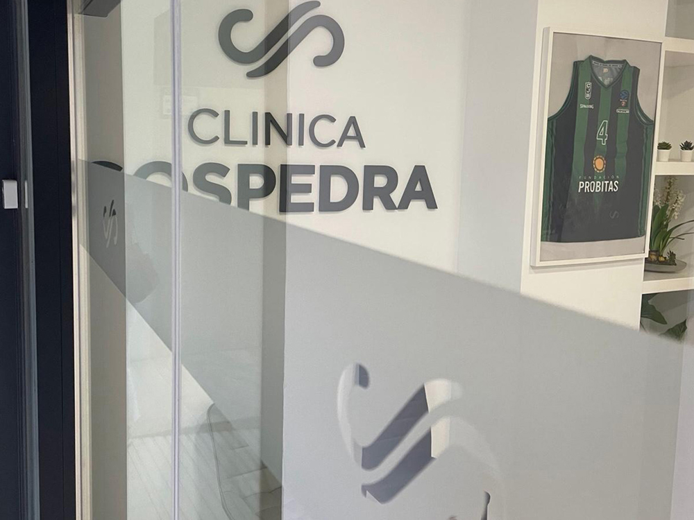 Jocu-proyecto-clinica-sospedra-2 Proyecto clínica fisioterapia vinilo puerta